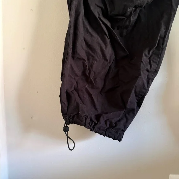 H&M Black Women’s Relaxed Parachute Drawstring Joggers - Picture 3 of 4